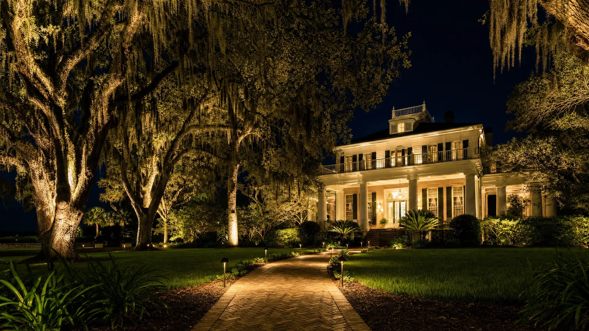 Outdoor lighting increasing home value in Charleston SC